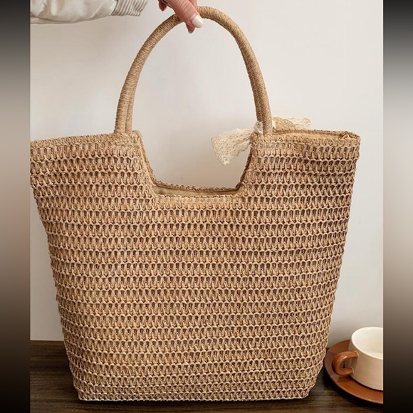 Straw bag with bow - Picture 3 of 7